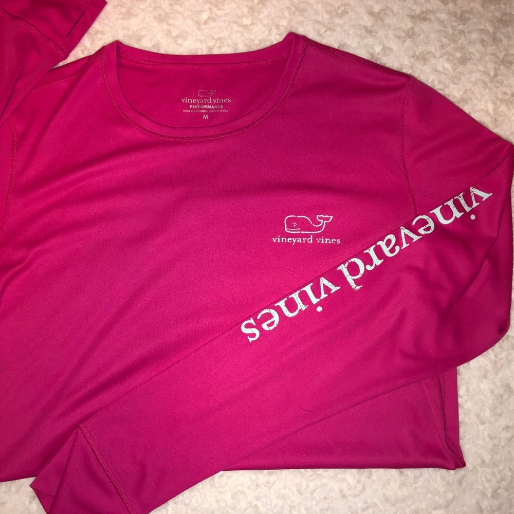 VINEYARD VINES long sleeve performance wear top